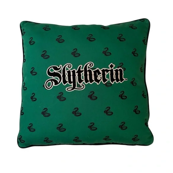 Harry Potter Slytherin House Pillow 15.5” x 15.5” - Picture 2 of 6